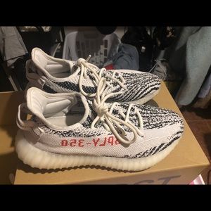 Yeezy 350 zebra